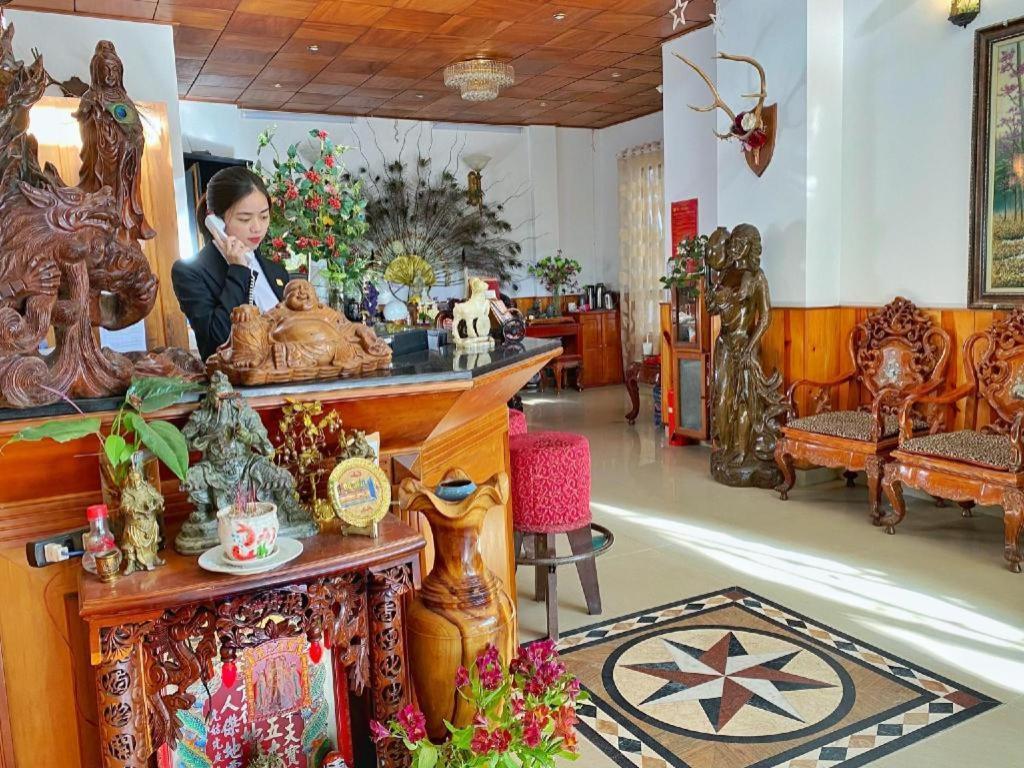 Gold Night Hotel Да Лат Екстериор снимка