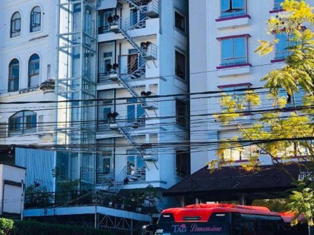 Gold Night Hotel Да Лат Екстериор снимка