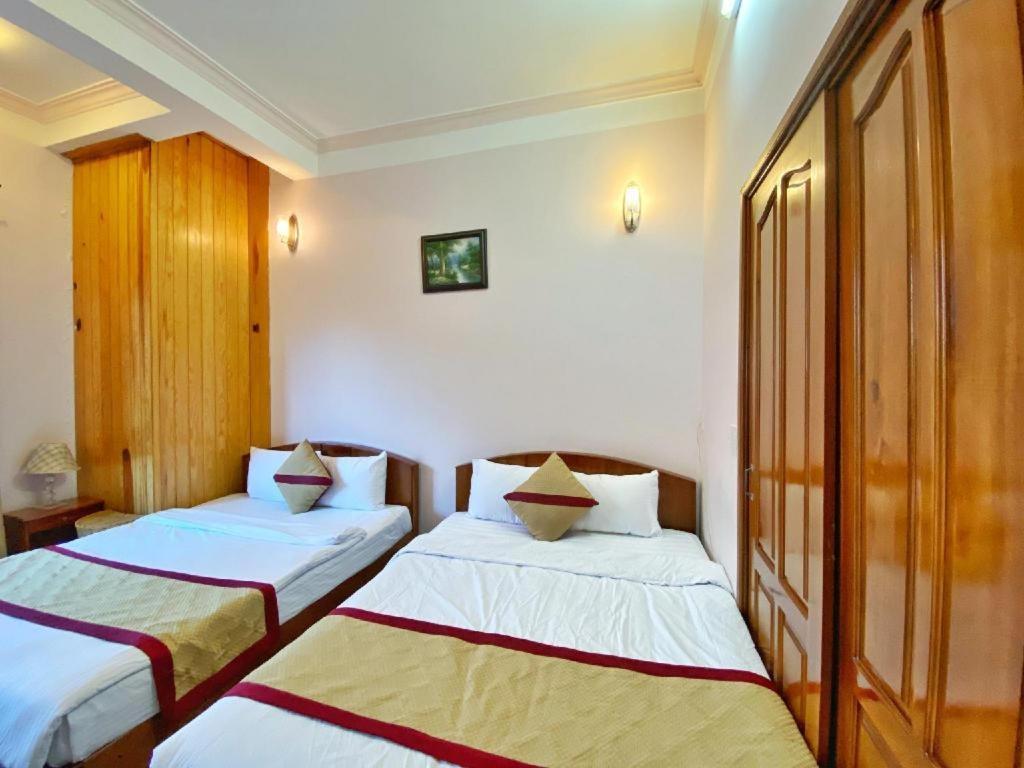 Gold Night Hotel Да Лат Екстериор снимка