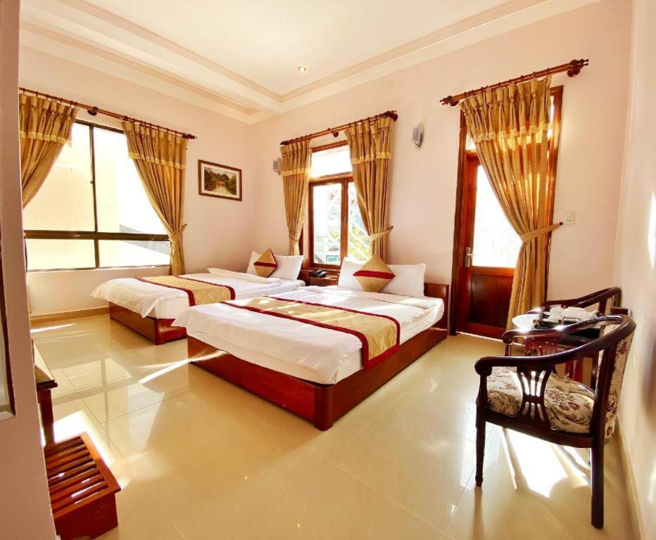 Gold Night Hotel Да Лат Екстериор снимка