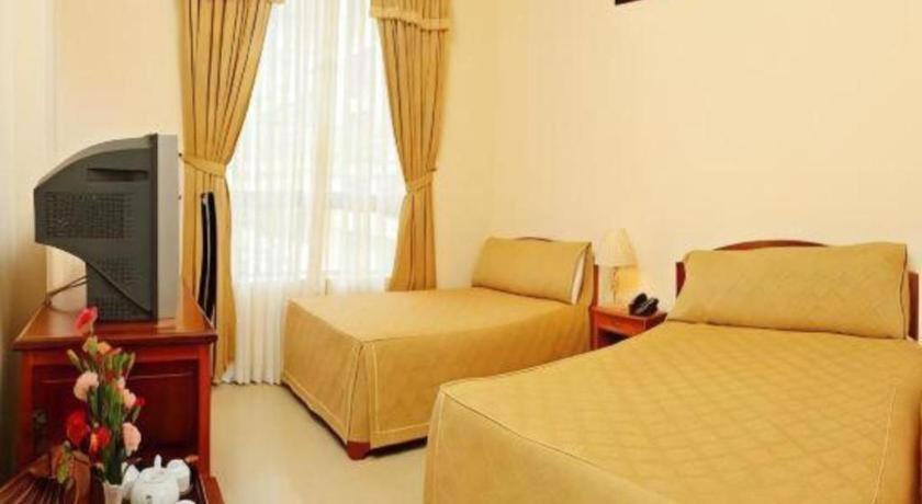 Gold Night Hotel Да Лат Екстериор снимка