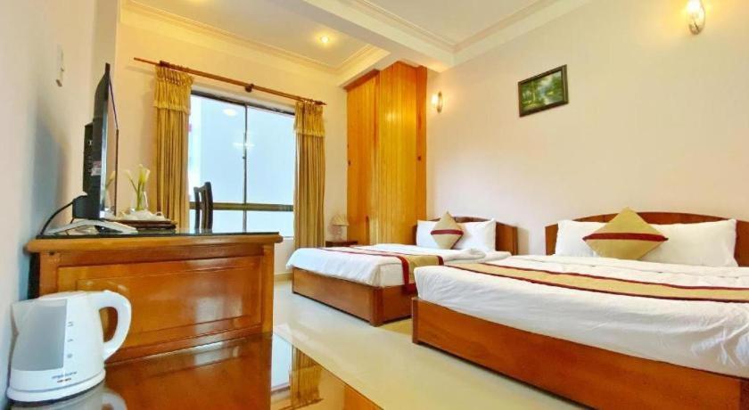 Gold Night Hotel Да Лат Екстериор снимка