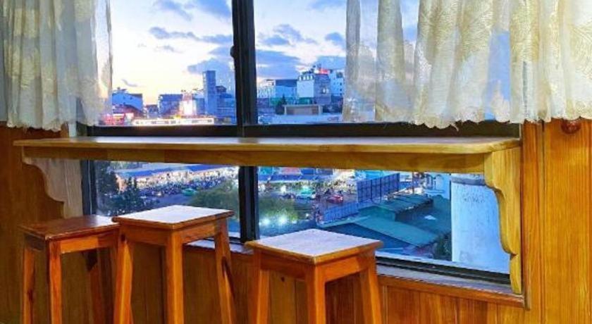 Gold Night Hotel Да Лат Екстериор снимка