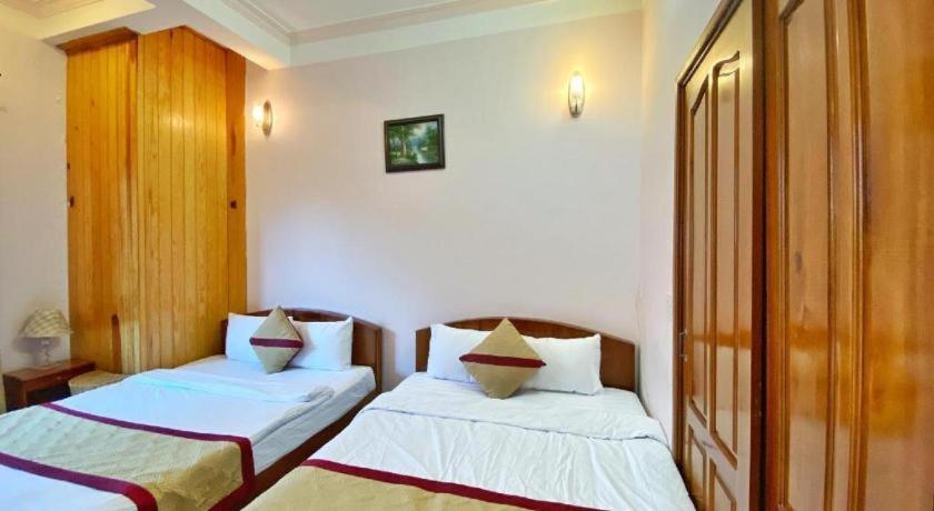 Gold Night Hotel Да Лат Екстериор снимка