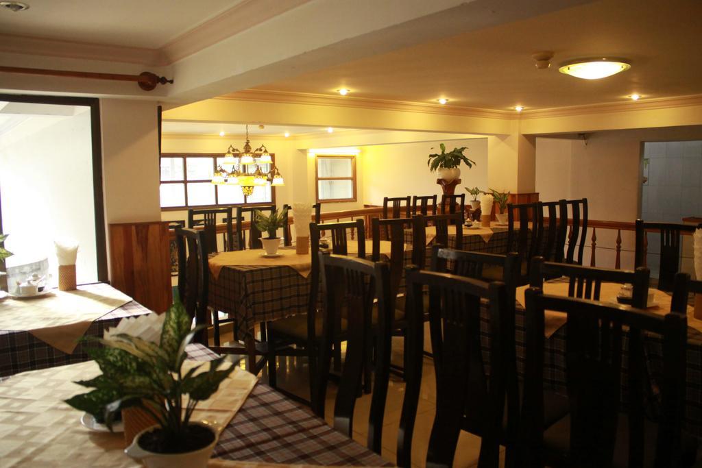 Gold Night Hotel Да Лат Екстериор снимка