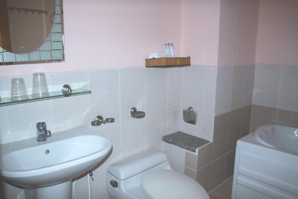 Gold Night Hotel Да Лат Екстериор снимка